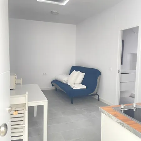 Ch Ii Zona De Ocio Nocturno * 科尼尔-德拉弗龙特拉