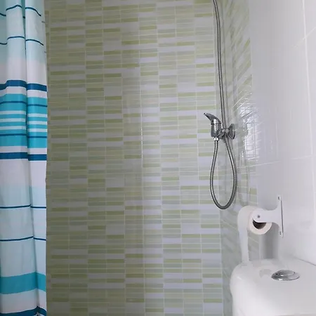 Ch Ii Zona De Ocio Nocturno * 科尼尔-德拉弗龙特拉